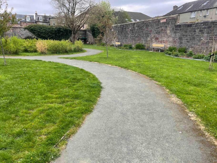Cosy James Street Park 2 Bedroom, Ground Floor Apartment, Garden Helensburgh Kültér fotó